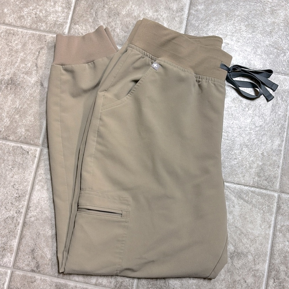 Figs Zamora jogger Latte medium petite